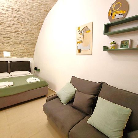 Corte Pietrantica - Charming Rooms & Suites Giovinazzo Luaran gambar