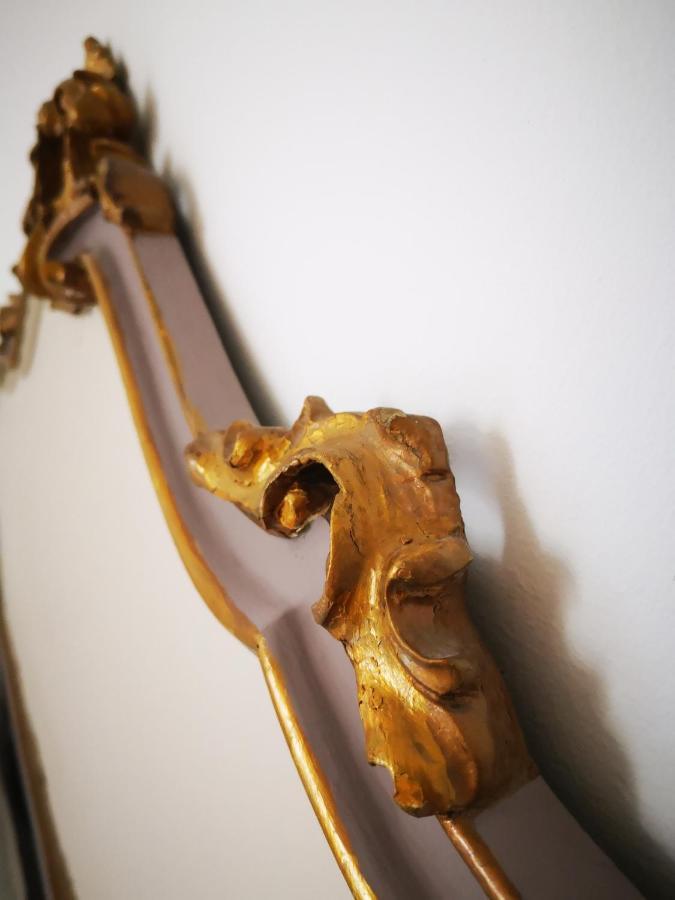 Corte Pietrantica - Charming Rooms & Suites Giovinazzo Luaran gambar