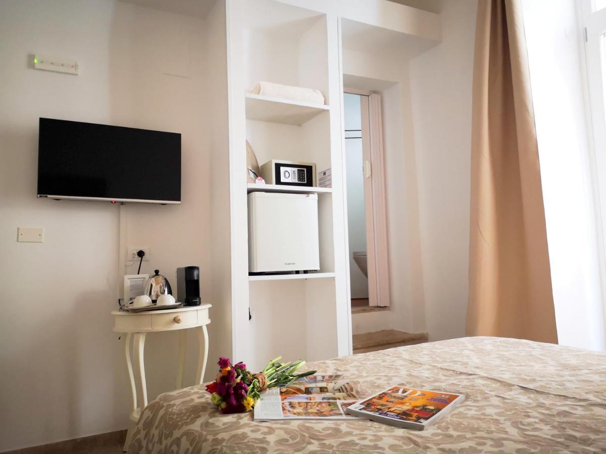 Corte Pietrantica - Charming Rooms & Suites Giovinazzo Luaran gambar
