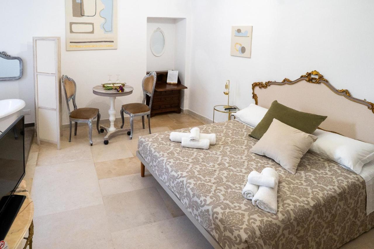 Corte Pietrantica - Charming Rooms & Suites Giovinazzo Luaran gambar
