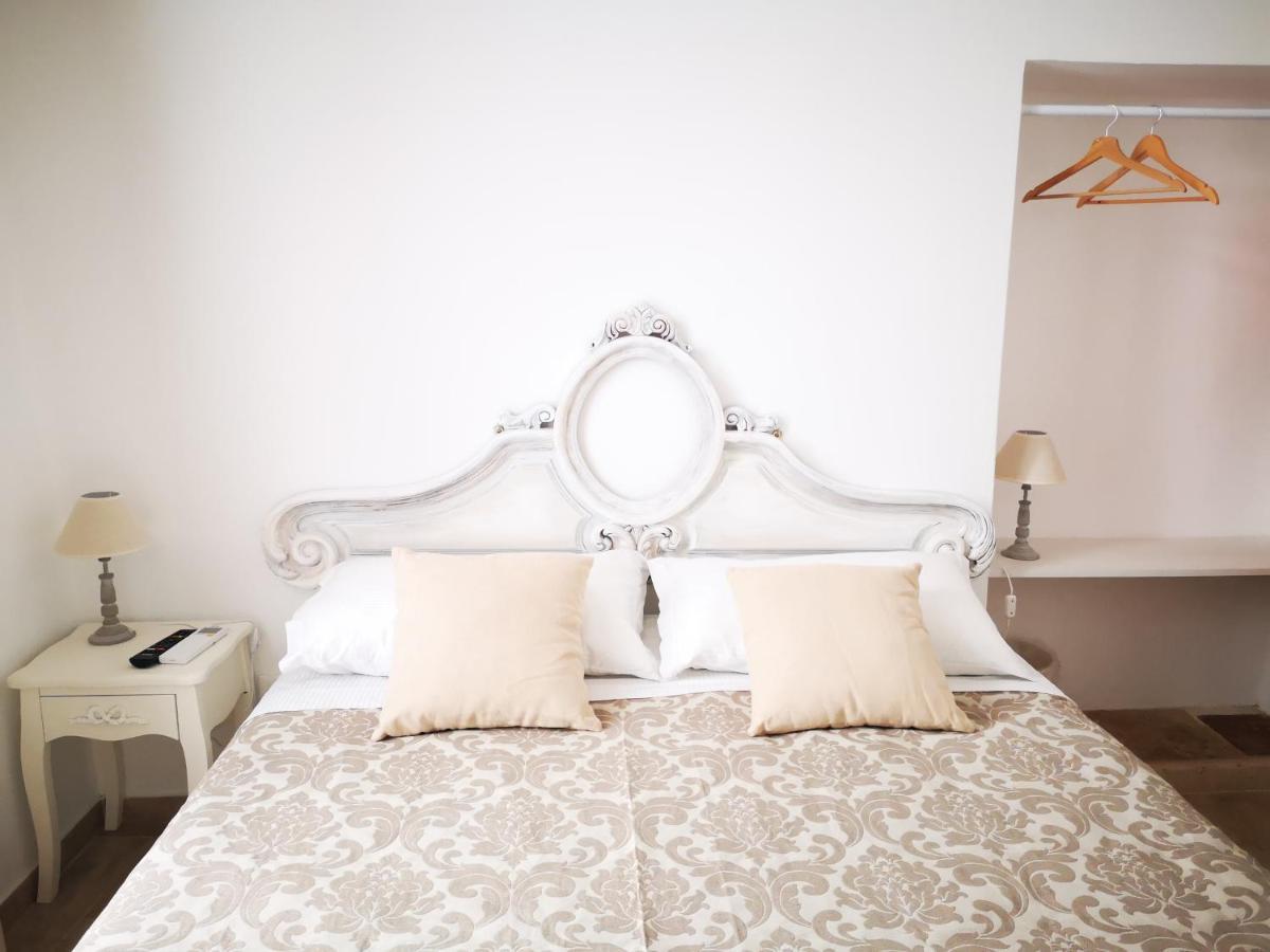 Corte Pietrantica - Charming Rooms & Suites Giovinazzo Luaran gambar