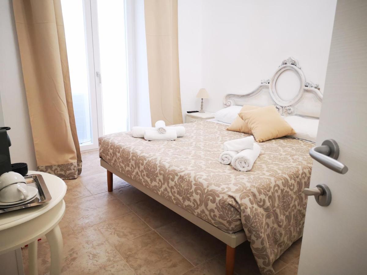 Corte Pietrantica - Charming Rooms & Suites Giovinazzo Luaran gambar