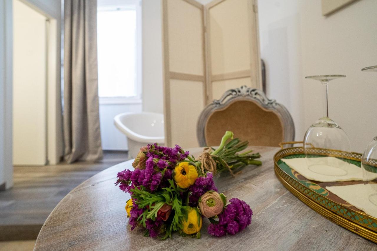 Corte Pietrantica - Charming Rooms & Suites Giovinazzo Luaran gambar