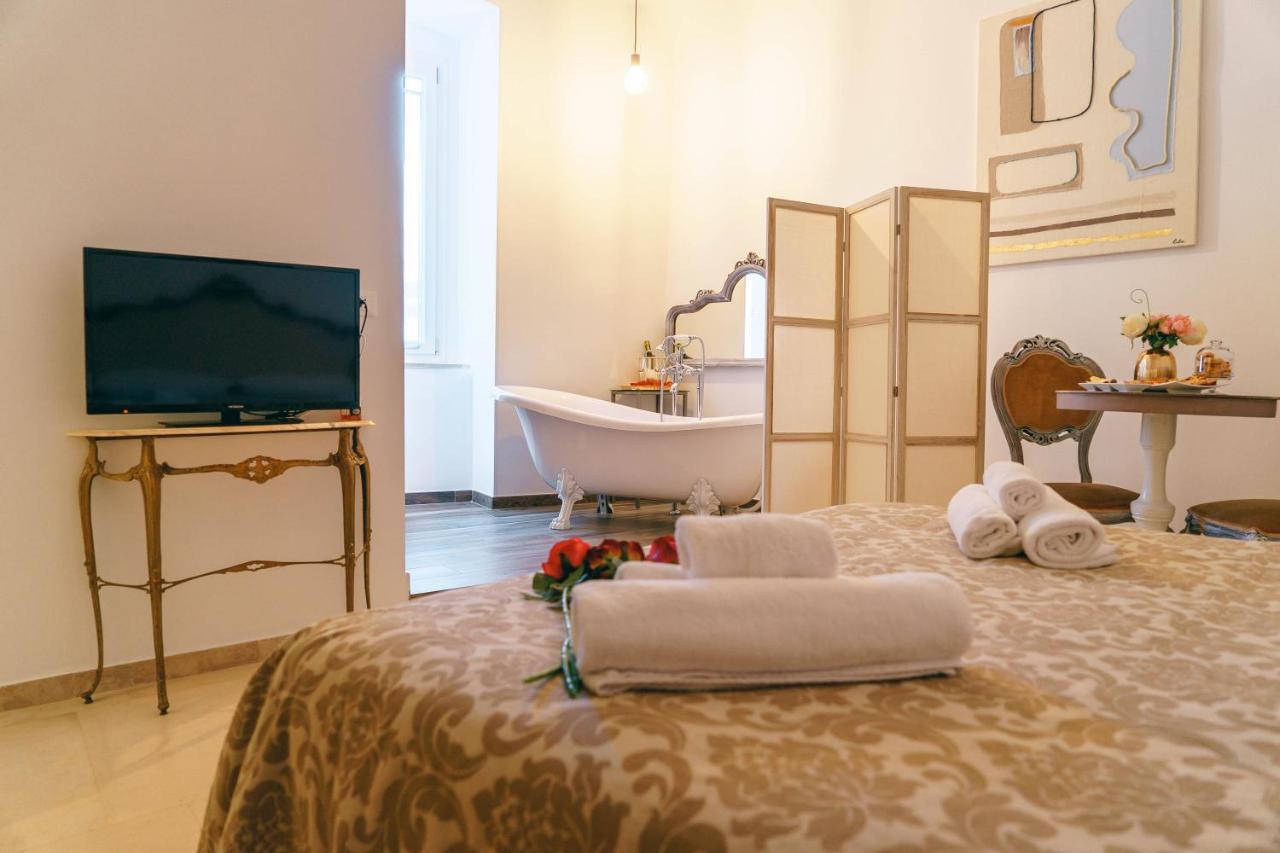 Corte Pietrantica - Charming Rooms & Suites Giovinazzo Luaran gambar