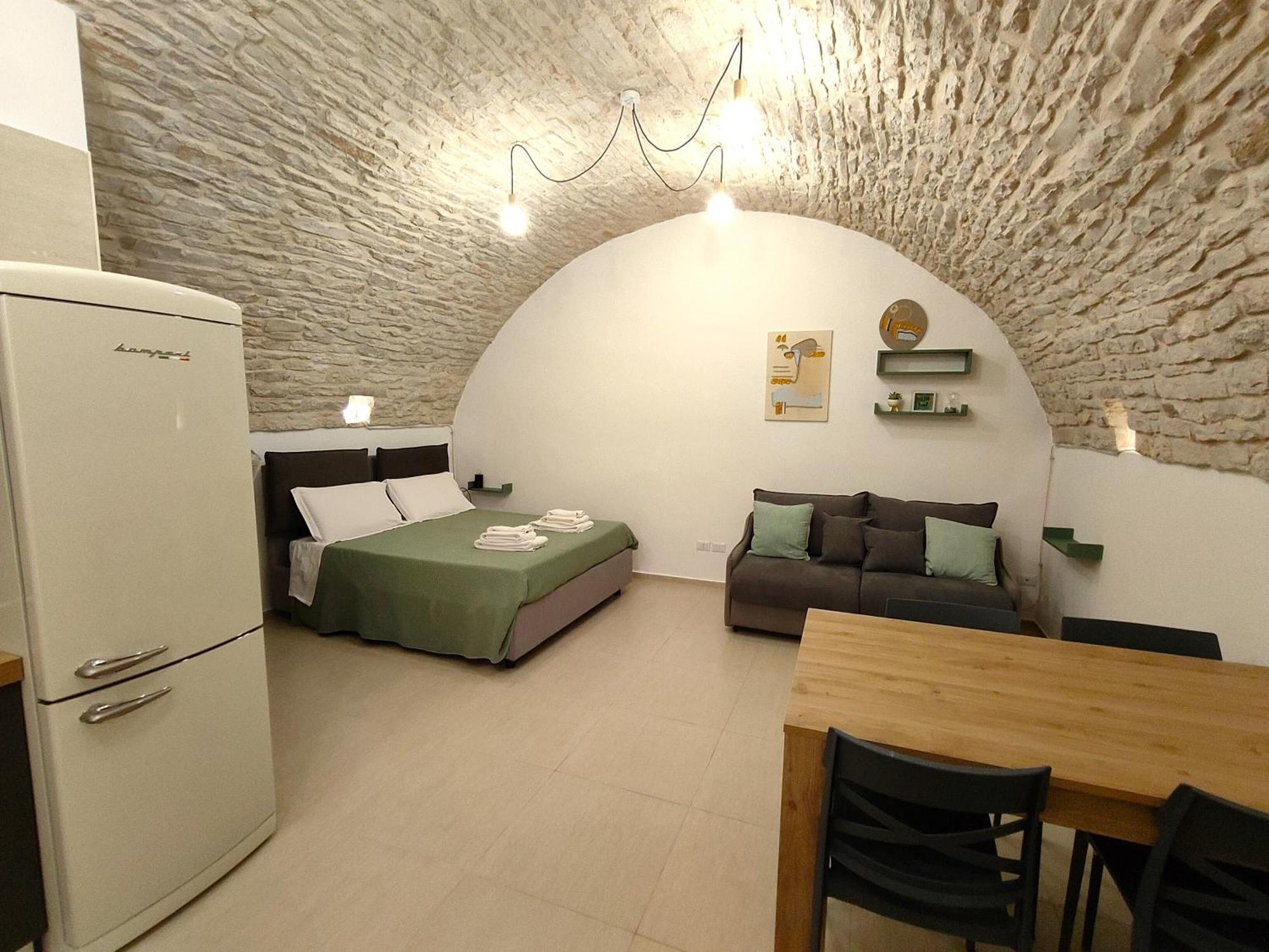 Corte Pietrantica - Charming Rooms & Suites Giovinazzo Luaran gambar